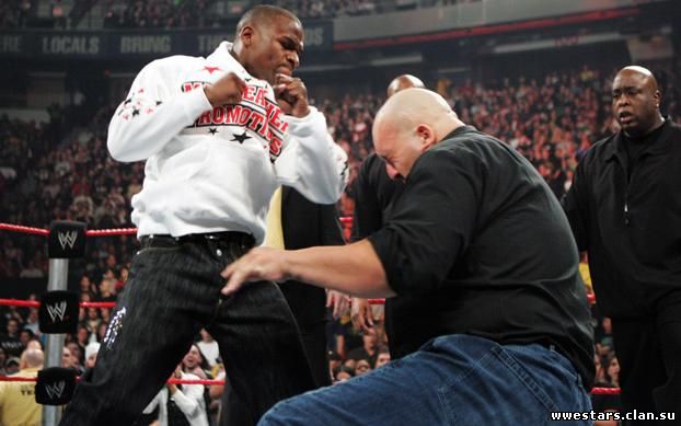 http://wwestars.clan.su/restling/restling/BigShow3.JPG